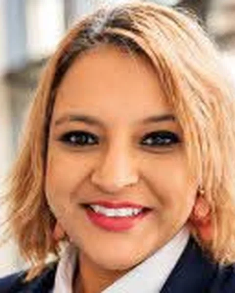 Tarryn-Lee Bell, host